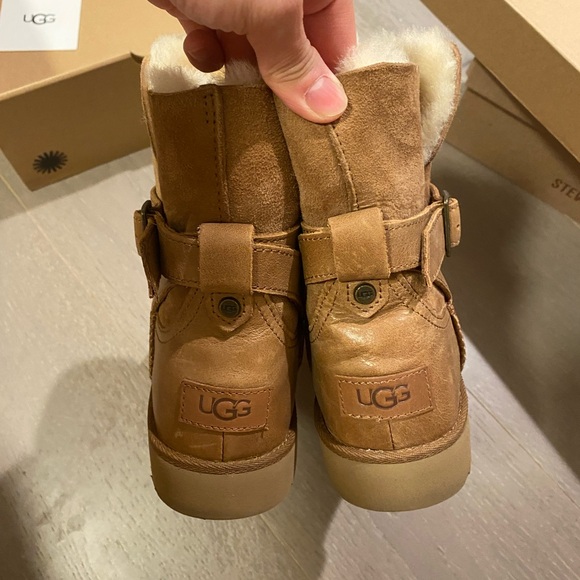 UGG ROMELY BUCKLE LEATHER SUEDE/ SHEEPSKIN BOOTS, WOMEN US 7.5 chestnut - Picture 3 of 6